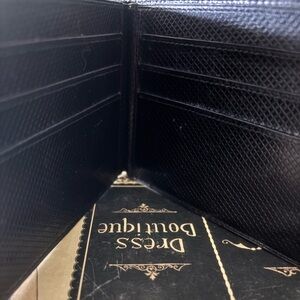 Bottega Veneta 
Black Leather Wallet 6 card slots made in Italy